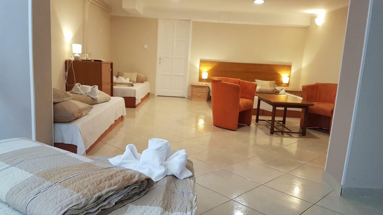 Hotel Roz Szentendre Ngoại thất bức ảnh